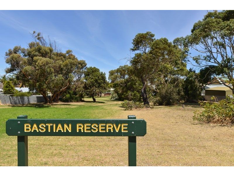 8 Manly Grove, Hayborough SA 5211