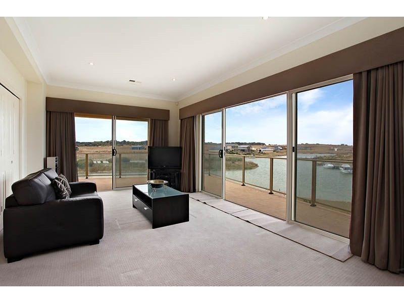 2 Britannia Parade, Hindmarsh Island SA 5214