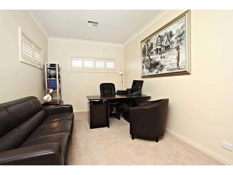 2 Britannia Parade, Hindmarsh Island SA 5214