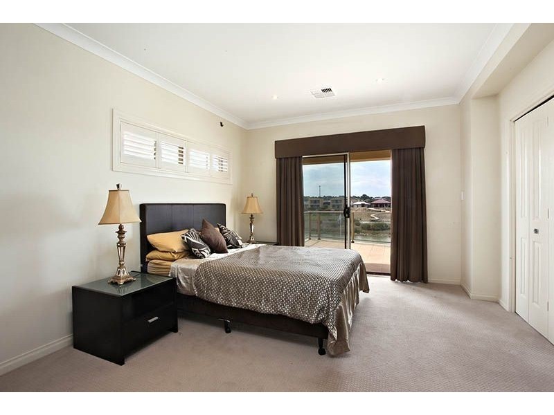 2 Britannia Parade, Hindmarsh Island SA 5214