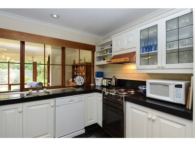 16 Solway Crescent, Encounter Bay SA 5211