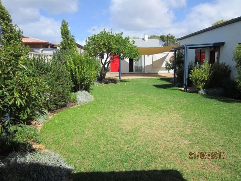 28 Graham Street, Victor Harbor SA 5211