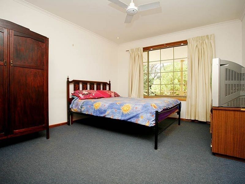 24 Lacrington Street, Goolwa Beach SA 5214