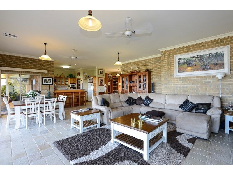 12-14 Waggon Road, Victor Harbor SA 5211