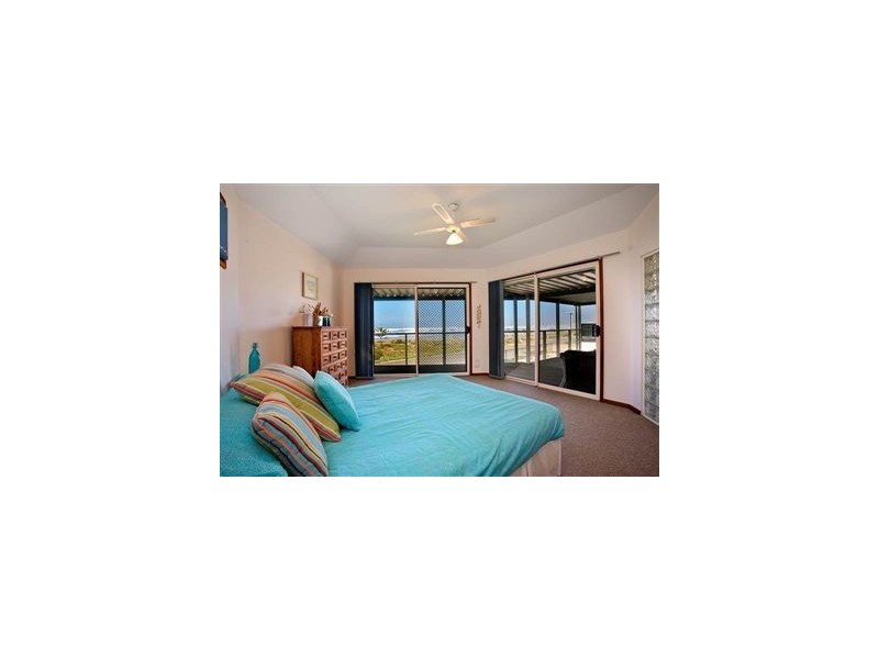 216 Surfers Parade, Middleton SA 5213