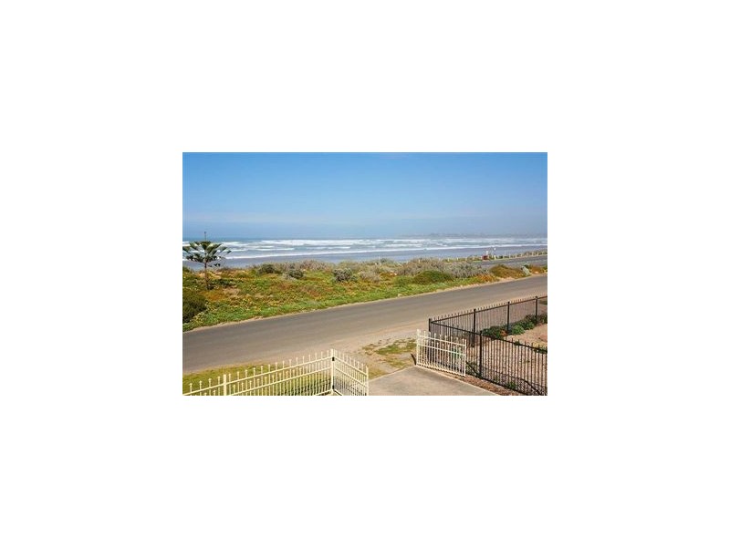 216 Surfers Parade, Middleton SA 5213