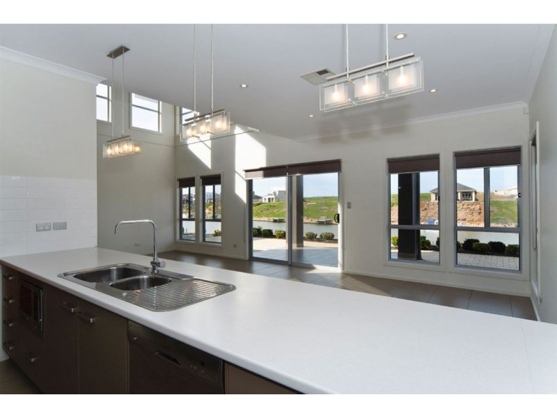 9 Blanche Parade, Hindmarsh Island SA 5214