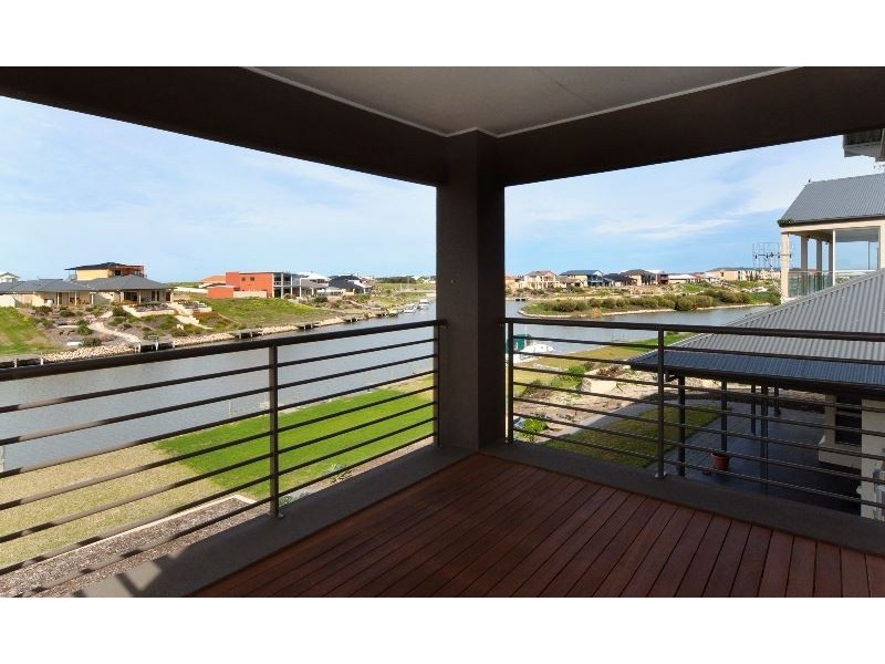 9 Blanche Parade, Hindmarsh Island SA 5214