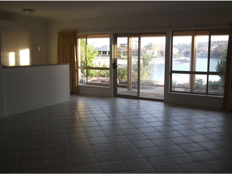 12 Lakeside Circuit, Encounter Bay SA 5211