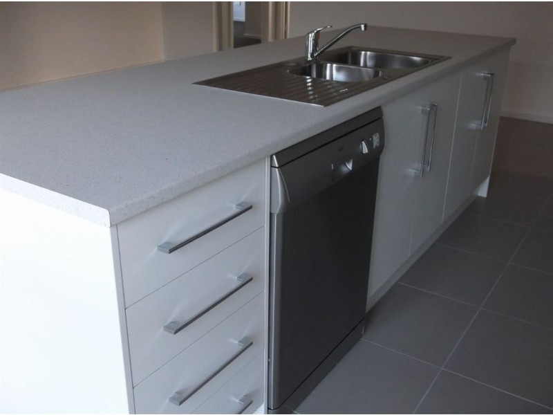 8 Shields Crescent, Encounter Bay SA 5211