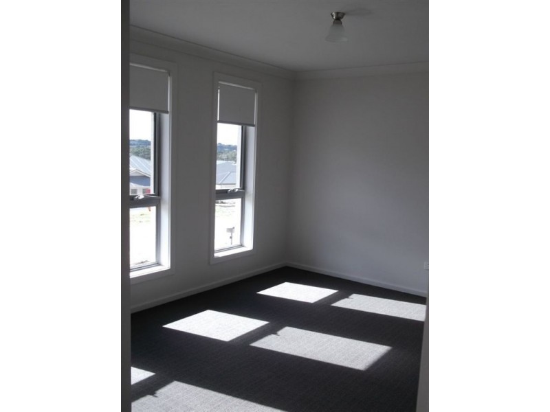 8 Shields Crescent, Encounter Bay SA 5211