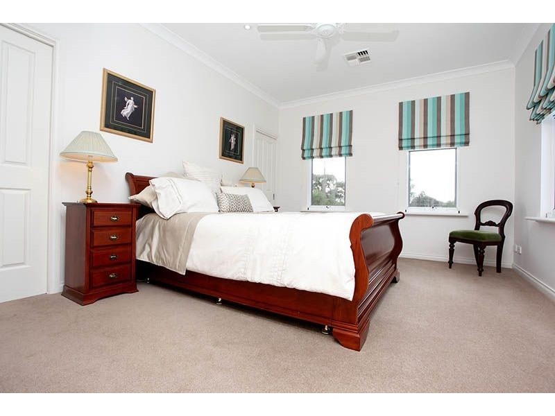 18 Whalers Road, Encounter Bay SA 5211