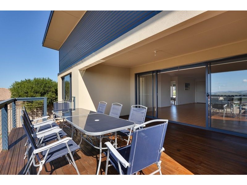 12 Minnamoora Ct, Encounter Bay SA 5211