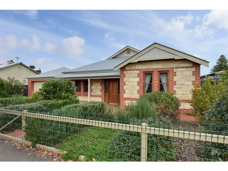 30 Sturt Street, Victor Harbor SA 5211