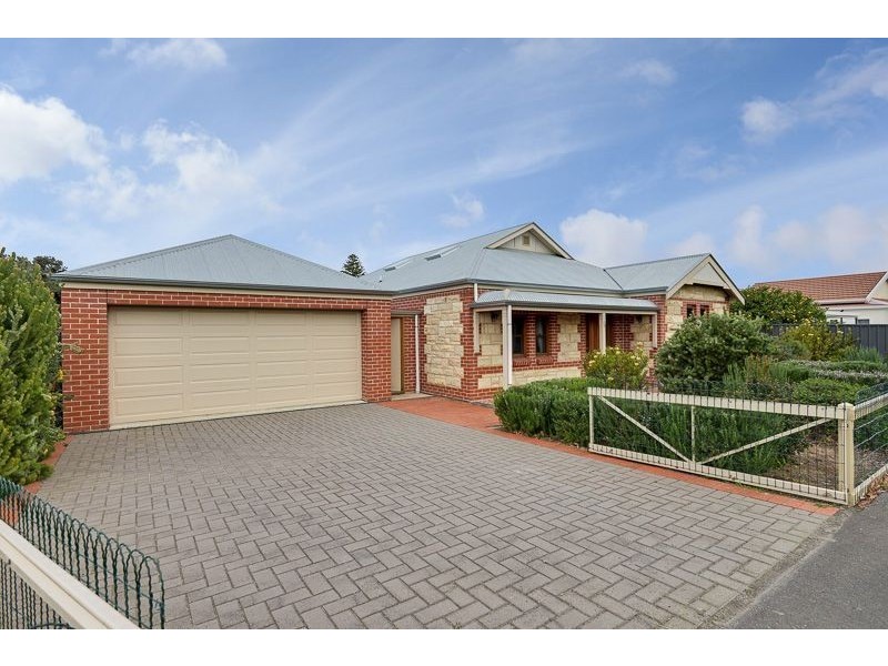 30 Sturt Street, Victor Harbor SA 5211