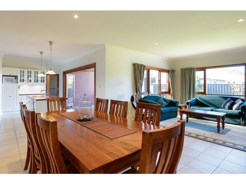 30 Sturt Street, Victor Harbor SA 5211