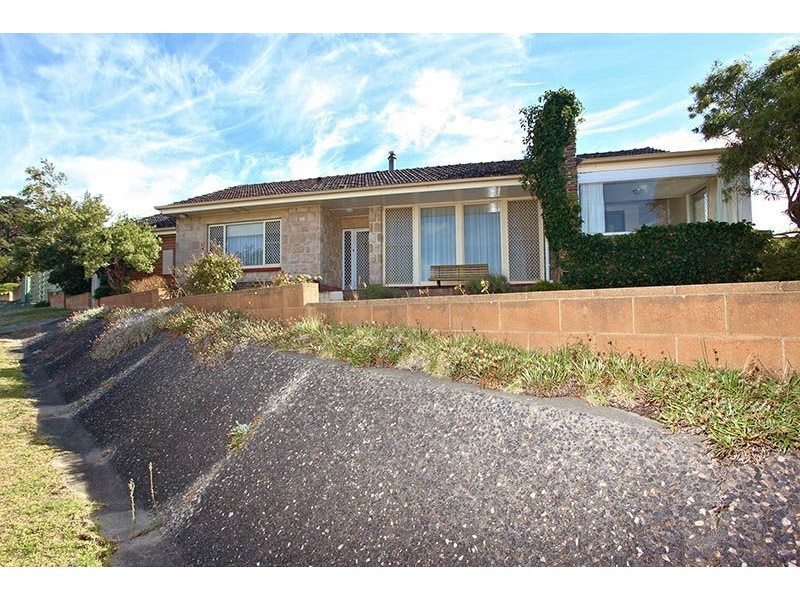 2 Antrim Street, Victor Harbor SA 5211