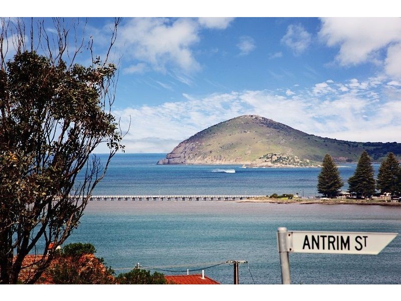 2 Antrim Street, Victor Harbor SA 5211