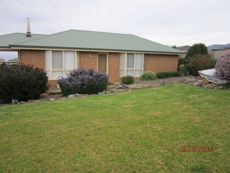 11 Orca Place, Encounter Bay SA 5211