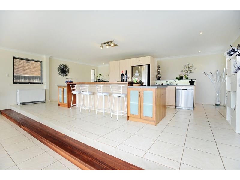 14 Britannia Parade, Hindmarsh Island SA 5214