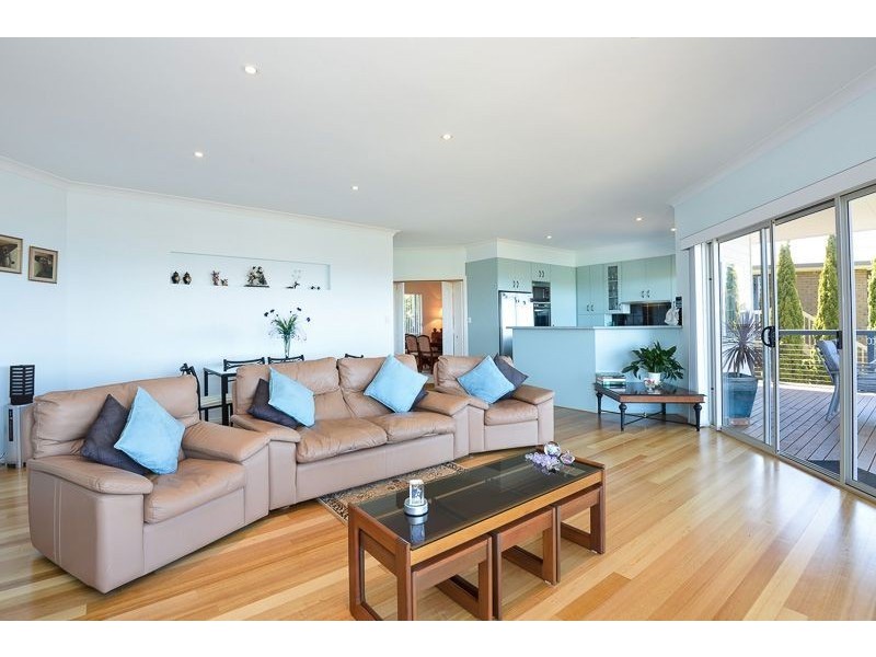 25 Southern Right Crescent, Encounter Bay SA 5211