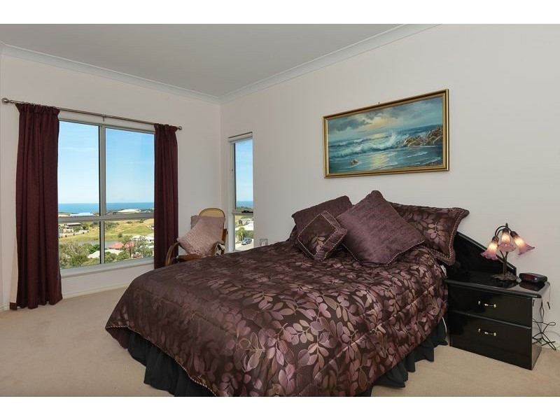 25 Southern Right Crescent, Encounter Bay SA 5211