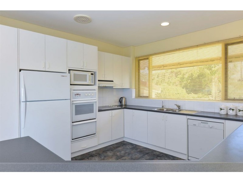 1 Peroomba Terrace, Hayborough SA 5211