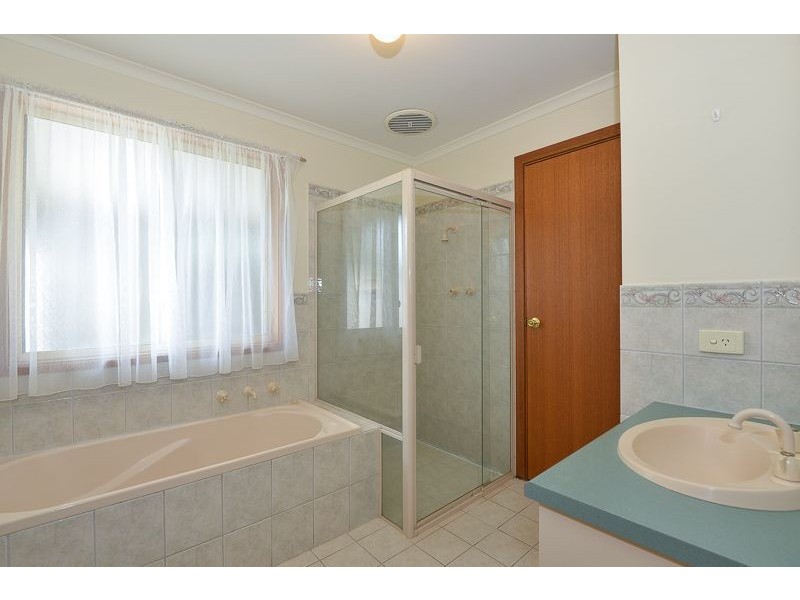 18 Sinclair Street, Hayborough SA 5211