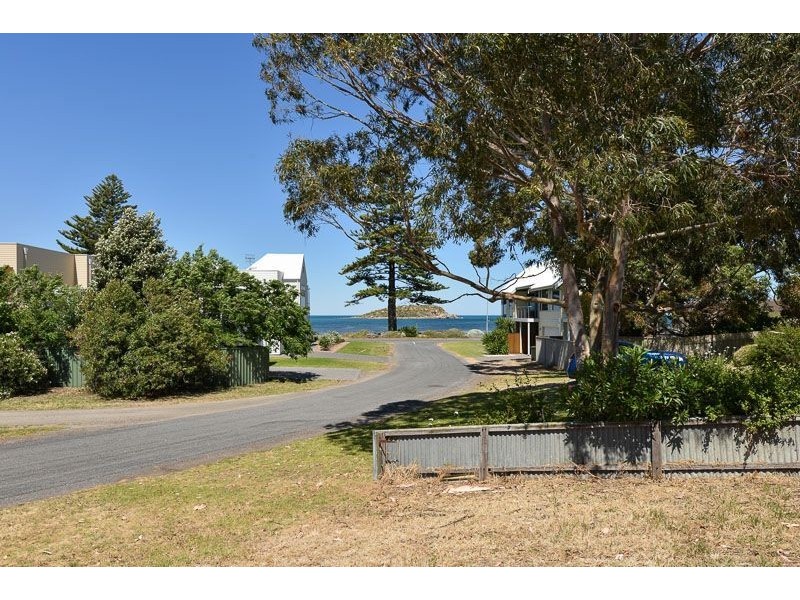 12 Nevin Avenue, Encounter Bay SA 5211