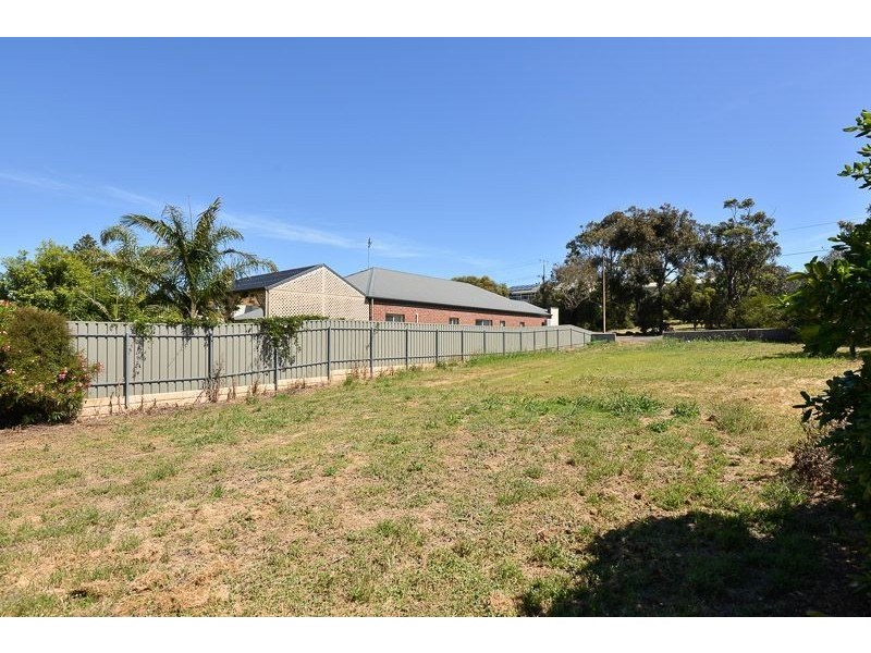 12 Nevin Avenue, Encounter Bay SA 5211