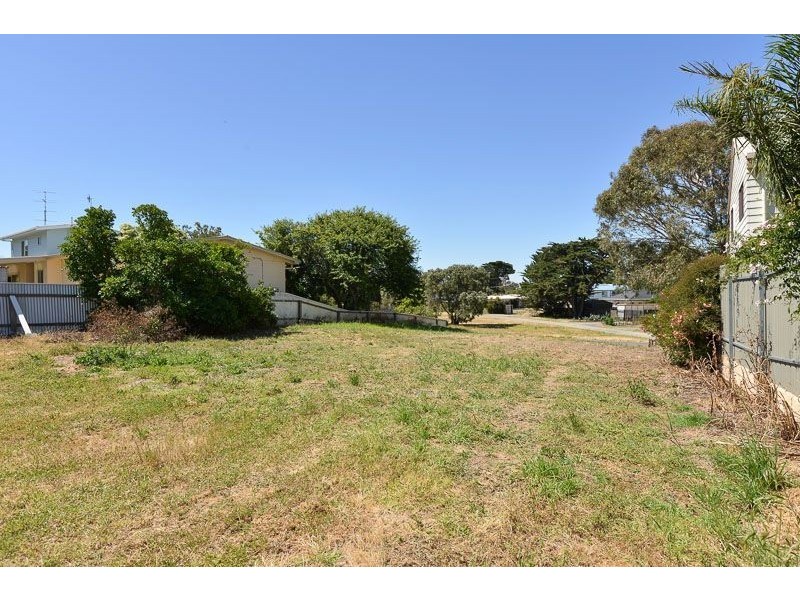 12 Nevin Avenue, Encounter Bay SA 5211