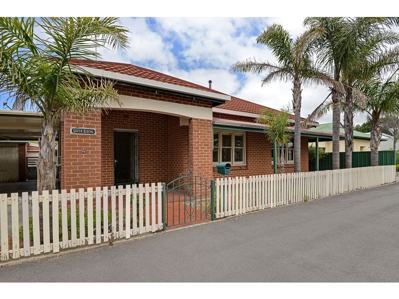 54 Victoria Street, Victor Harbor SA 5211
