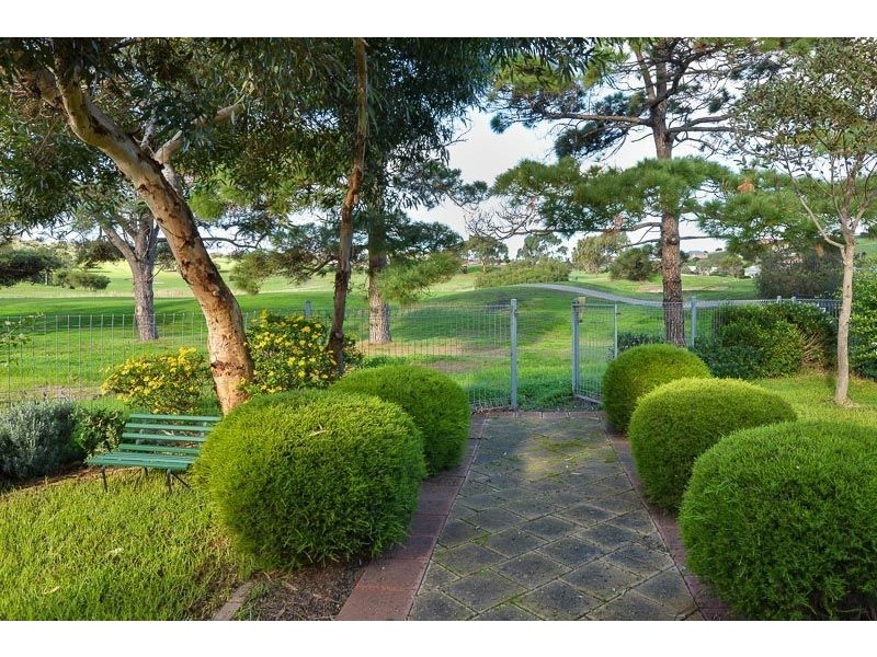 9 Hooghly Court, Mccracken SA 5211