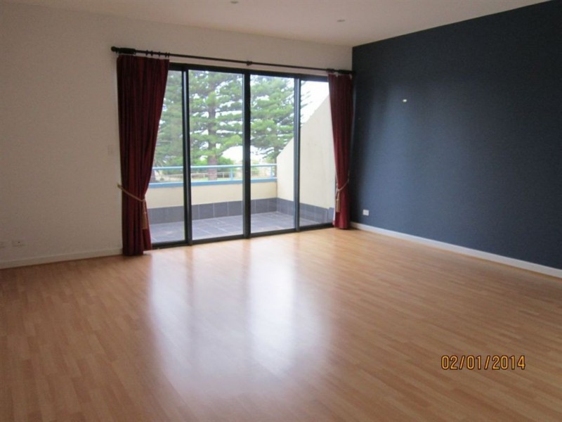 5 Esplanade, Victor Harbor SA 5211