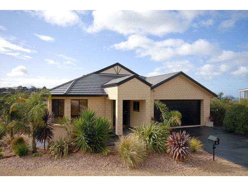 6 Tudor Avenue, Victor Harbor SA 5211
