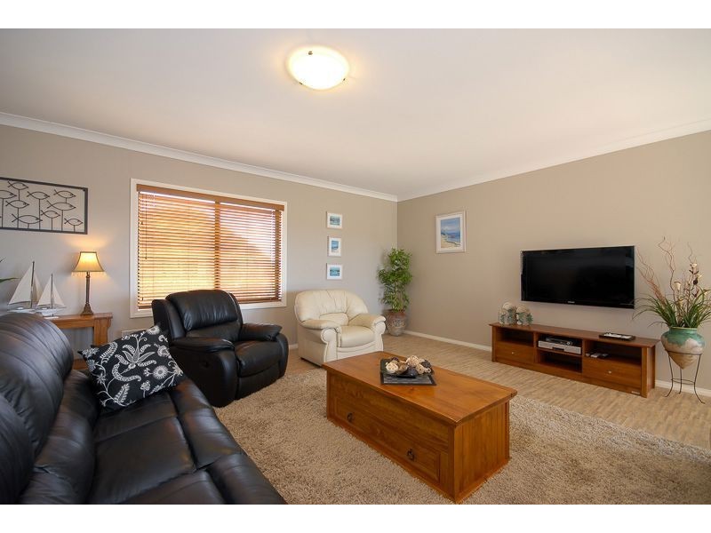 6 Tudor Avenue, Victor Harbor SA 5211