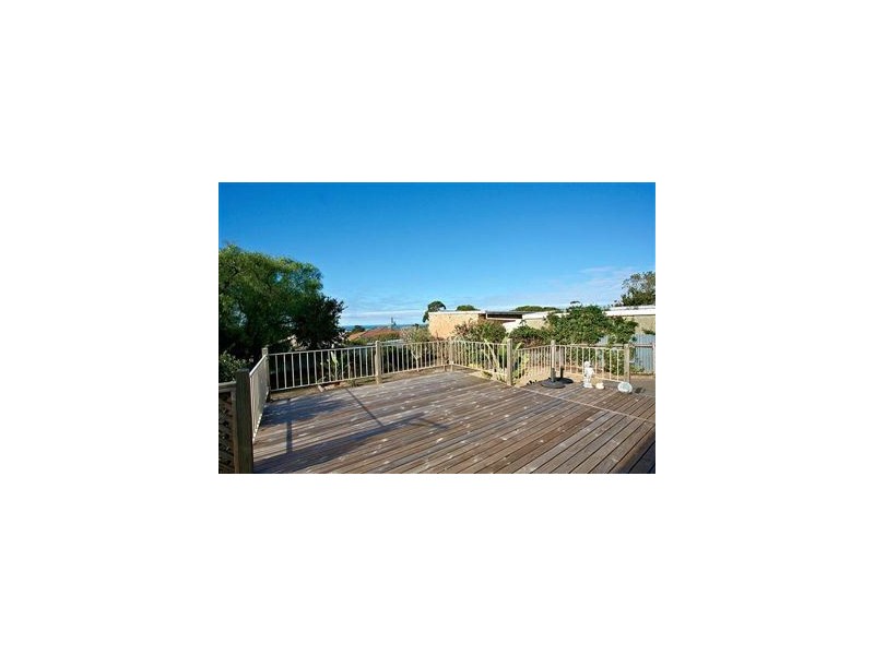 16 Greenhills Road, Victor Harbor SA 5211