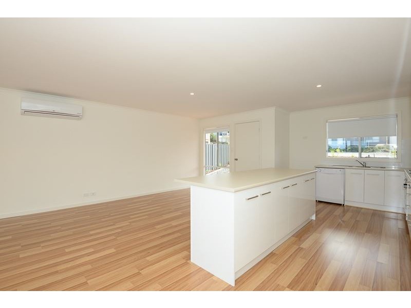 16 Stone Hut Circuit, Encounter Bay SA 5211