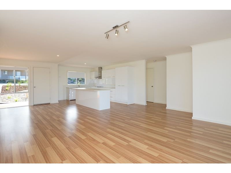 16 Stone Hut Circuit, Encounter Bay SA 5211
