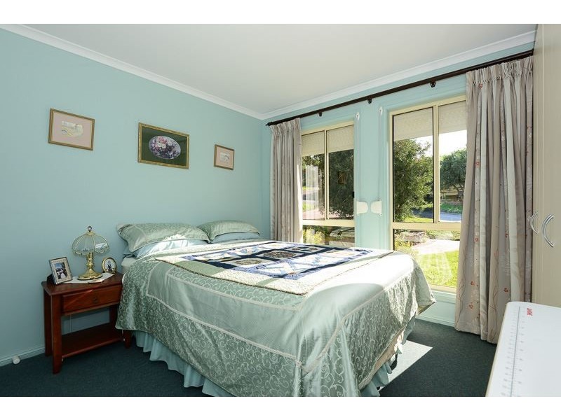 10 Hillview Road, Victor Harbor SA 5211