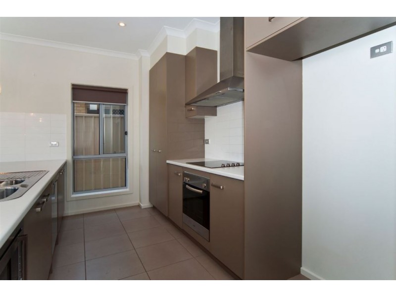 9 Blanche Parade, Hindmarsh Island SA 5214