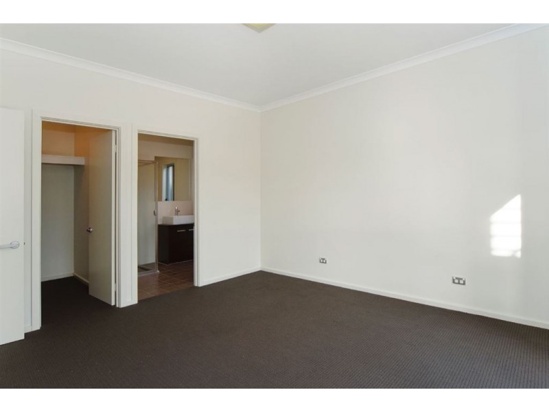 9 Blanche Parade, Hindmarsh Island SA 5214