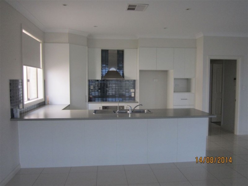 11 Blanche Parade, Hindmarsh Island SA 5214