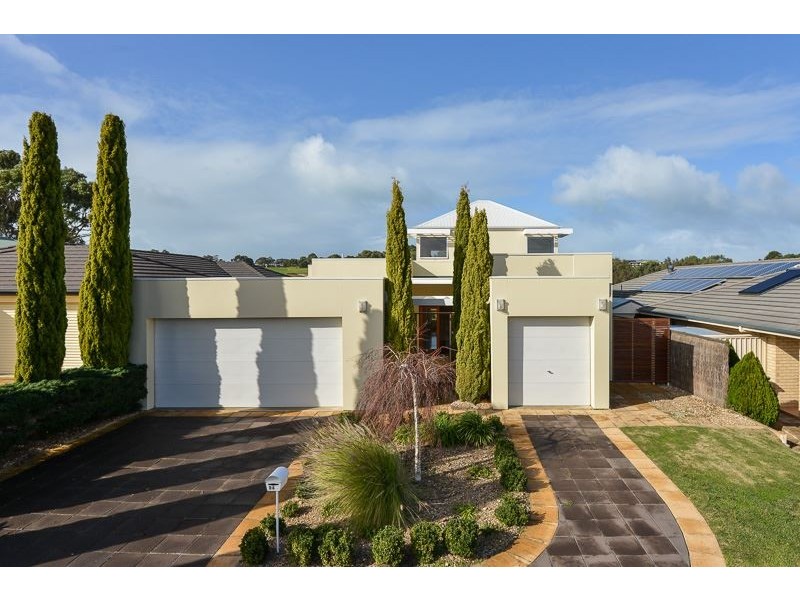 94 Coromandel Drive, Mccracken SA 5211
