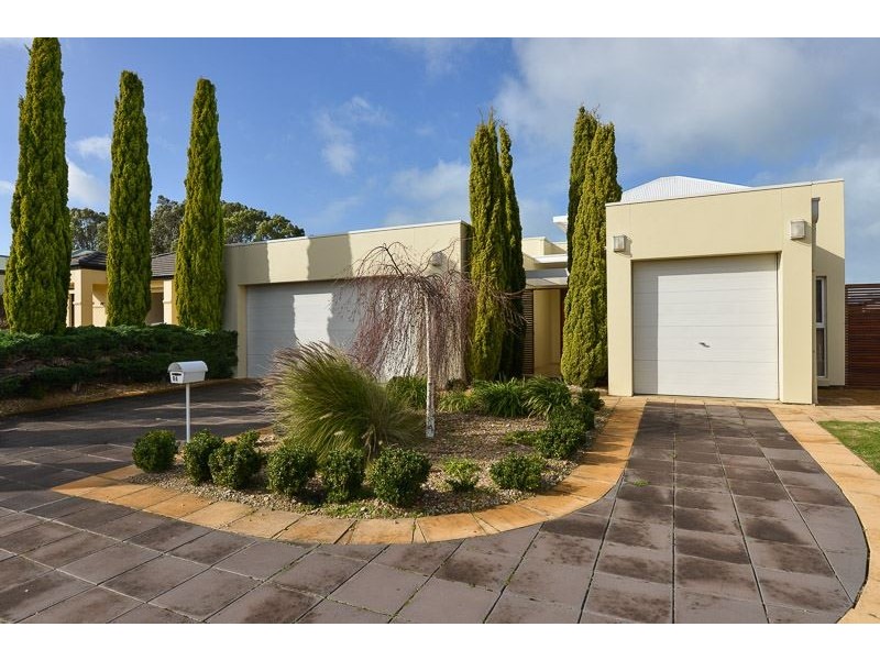 94 Coromandel Drive, Mccracken SA 5211