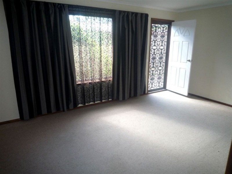 24 Graham Street, Victor Harbor SA 5211