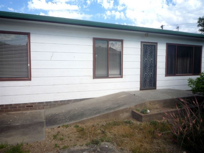 24 Graham Street, Victor Harbor SA 5211