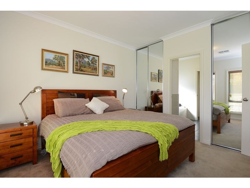 10 Petrel Avenue, Encounter Bay SA 5211