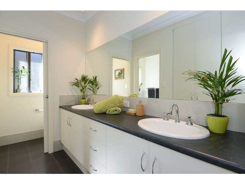 10 Petrel Avenue, Encounter Bay SA 5211