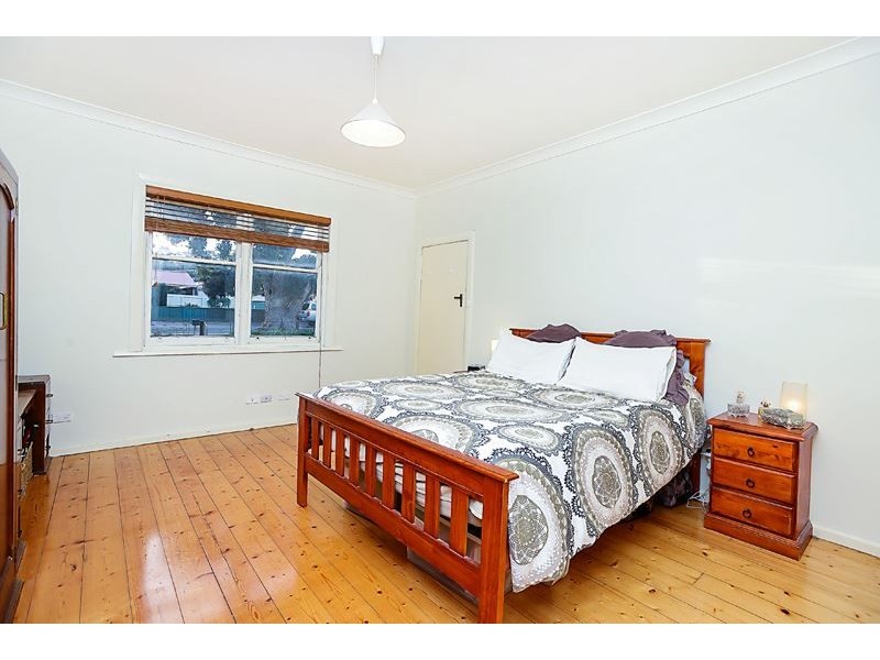 2 Churchill Road, Victor Harbor SA 5211
